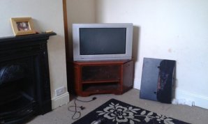 Free to take away - Second Hand Household Furniture, Buy and Sell